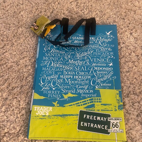 Trader Joe’s Reusable Grocery Bags Lot Of 2 California Avocado NWT - Picture 2 of 10